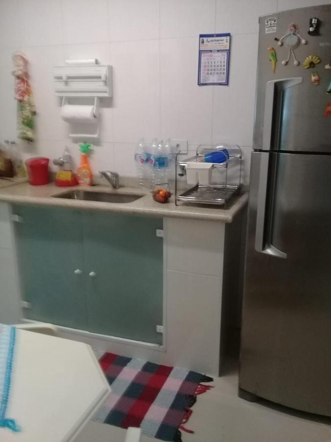 Apartamento Encantador A 2 Quadras Da Enseada, Com Varanda E Garagem